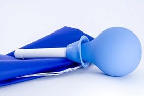 čistiaci klystír na odstránenie parazitov z tela